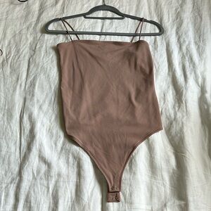 Abercrombie Nude Stretchy Bodysuit with spaghetti straps Sz M